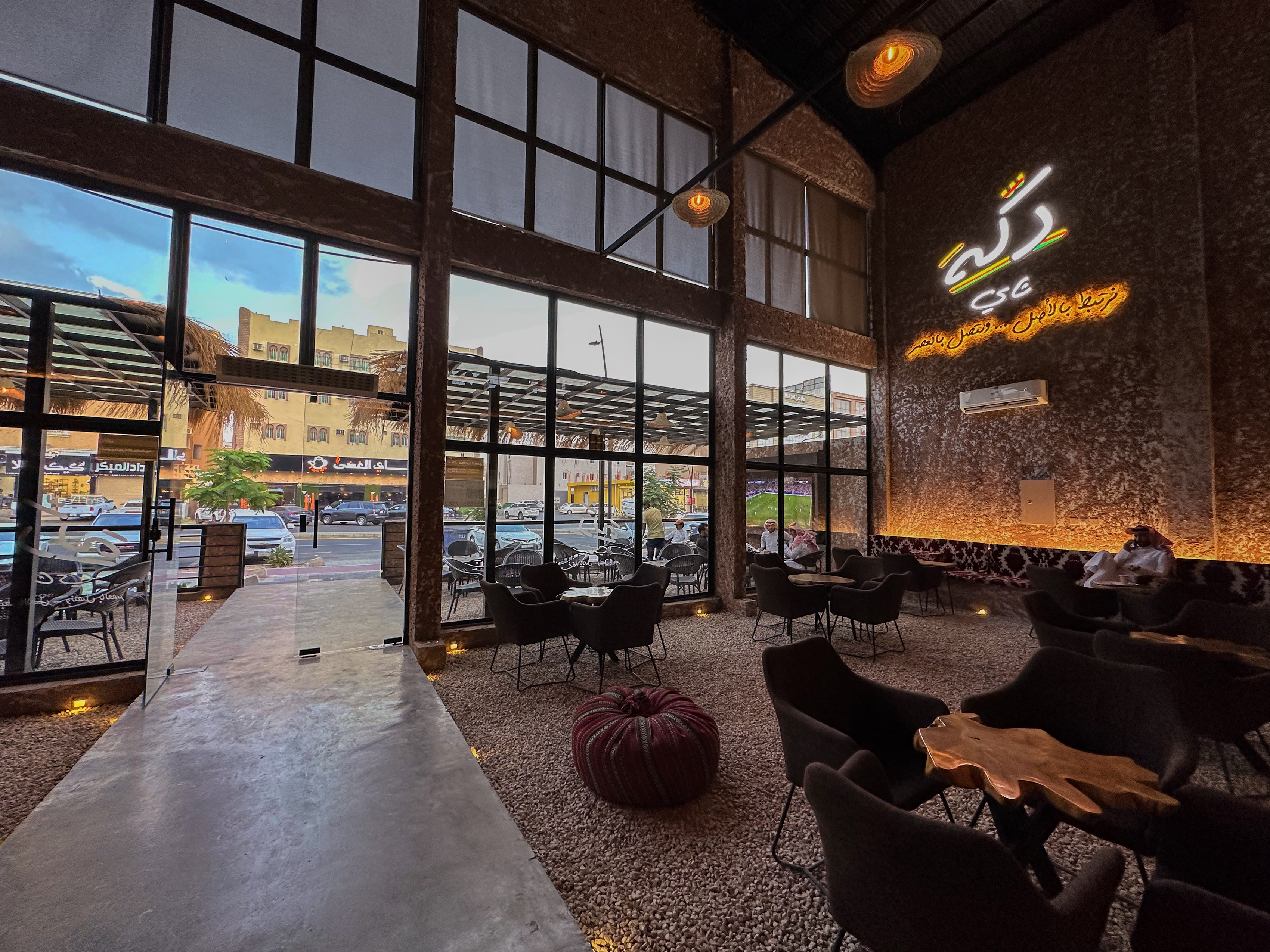 /assets/new-restaurants-fnb/55.jpg494